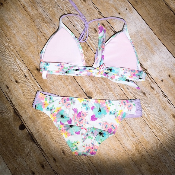 Victoria Secret Bikinis 2PC - Picture 2 of 6